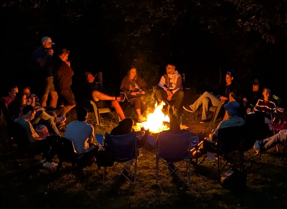 Feu de camp en équipe